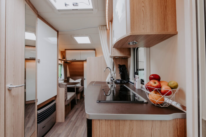 caravan-interieur-surf-n-sail-makkum-fotograaf-jessie-jansen-16