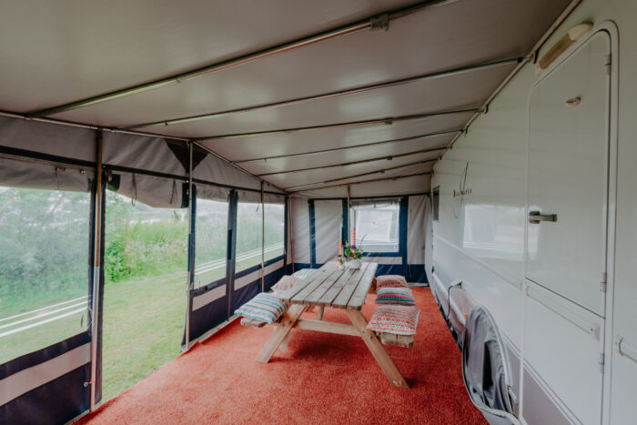 caravan-interieur-surf-n-sail-makkum-fotograaf-jessie-jansen-8